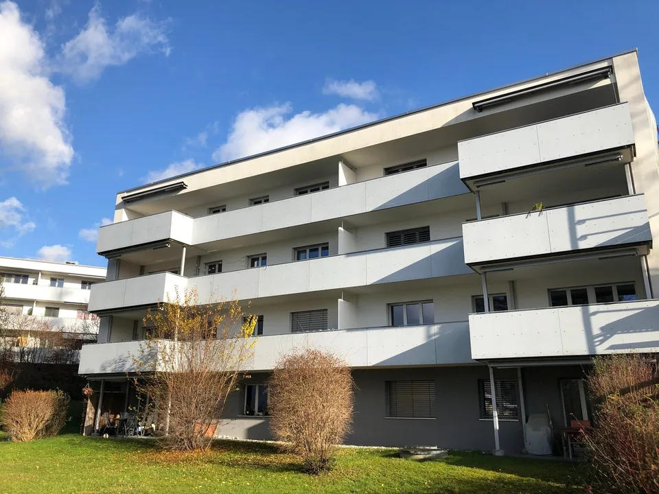 Charmante 4.5-Zimmer-Wohnung mit Balkon in Pfäffikon ZH