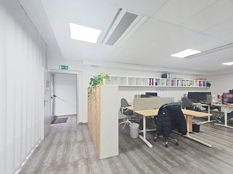 Commercial space with 1.0 rooms on the 1st floor