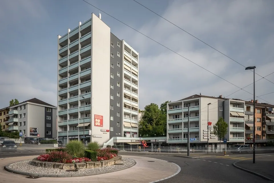 Attraktive Büro-/Ladenfläche im Erdgeschoss mit Terrasse und Lagerraum