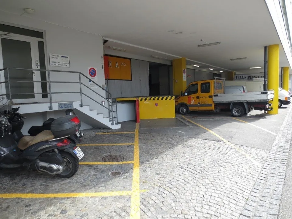 Spazio ufficio/commerciale nel mezzo dell'area di Dreispitz