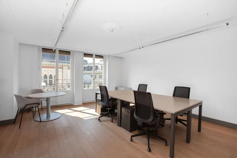 Bureau privé pour 3 à Signature Quartier des Banques