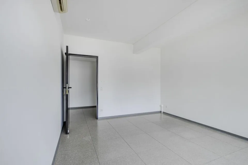 Büro im Zentrum von Chiasso vis-a-vis dem Bahnhof FFS