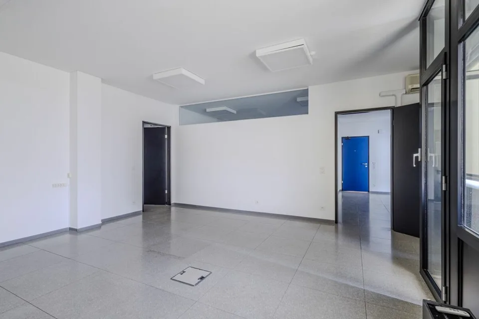 Büro im Zentrum von Chiasso vis-a-vis dem Bahnhof FFS – Foto 9 von 9