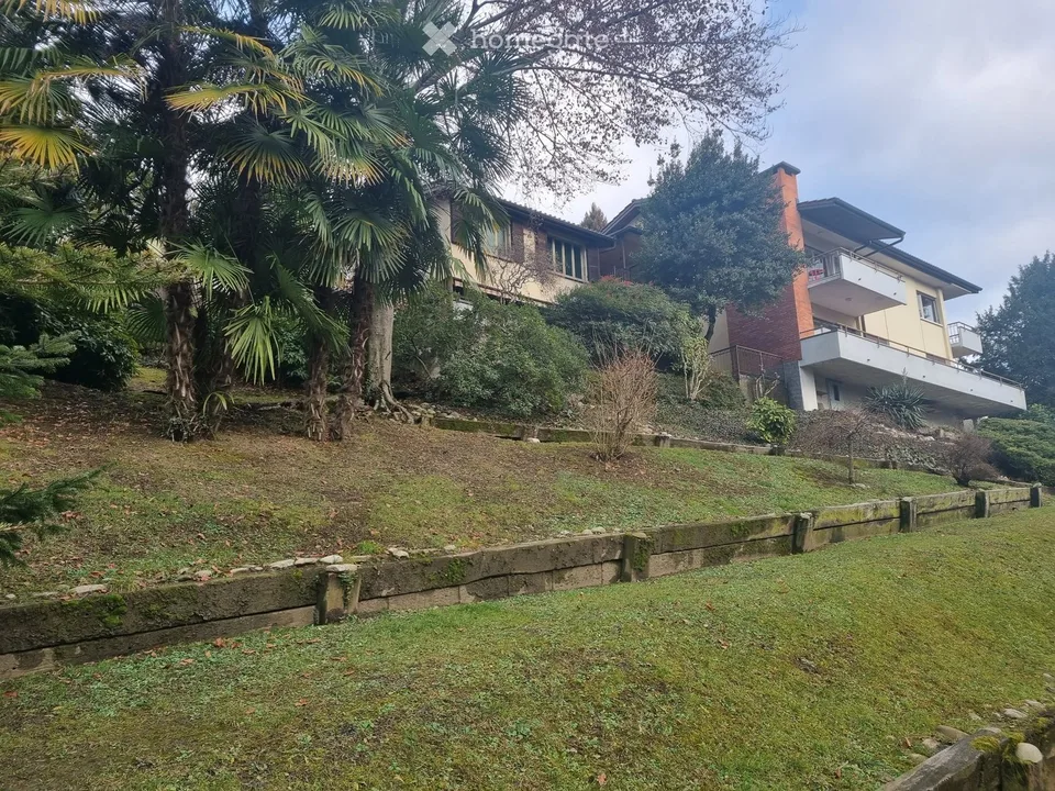 Ampio 5.5 Locali con Parco Privato e Bosco  Novazzano