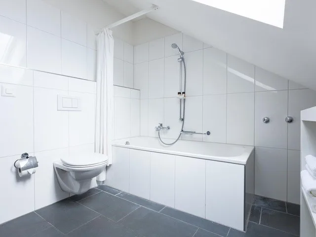 PER SOFORT ODER 01.10.2026 WUNDERSCHÖNE 2.5- ZIMMER-DACHWOHNUNG ZU VERMIETEN !!!!!!!! – Foto 8 von 8