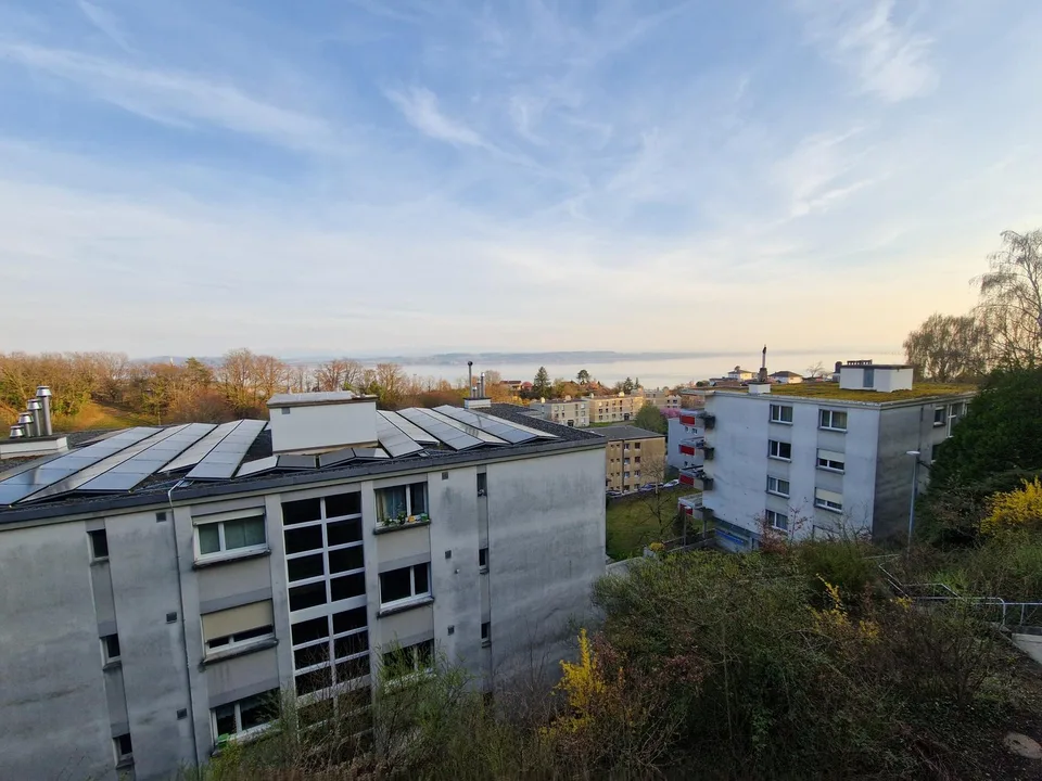 Très bel appartement de 4 pièces avec vue à Hauterive