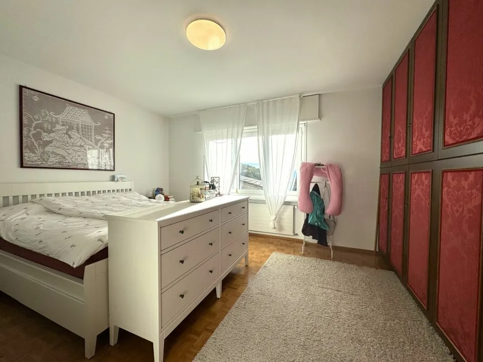 Schönes Einfamilienhaus mit Pool – Foto 7 von 9