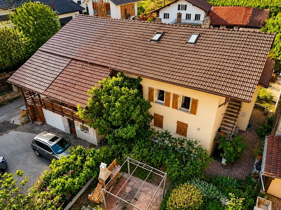 Maison de village avec deux appartements et grange à fort potentiel