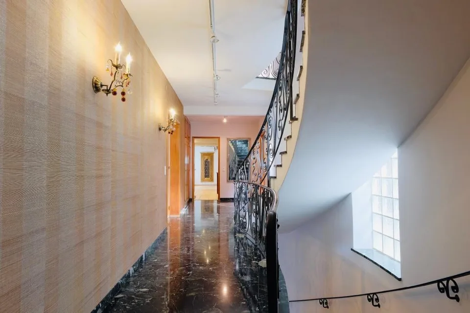 Proponiamo meravigliosa villa con piscina e vista lago – foto 7 di 12