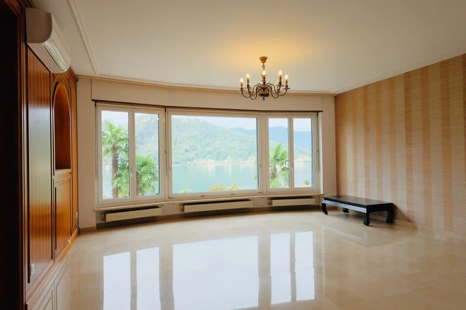 Proponiamo meravigliosa villa con piscina e vista lago – foto 6 di 12