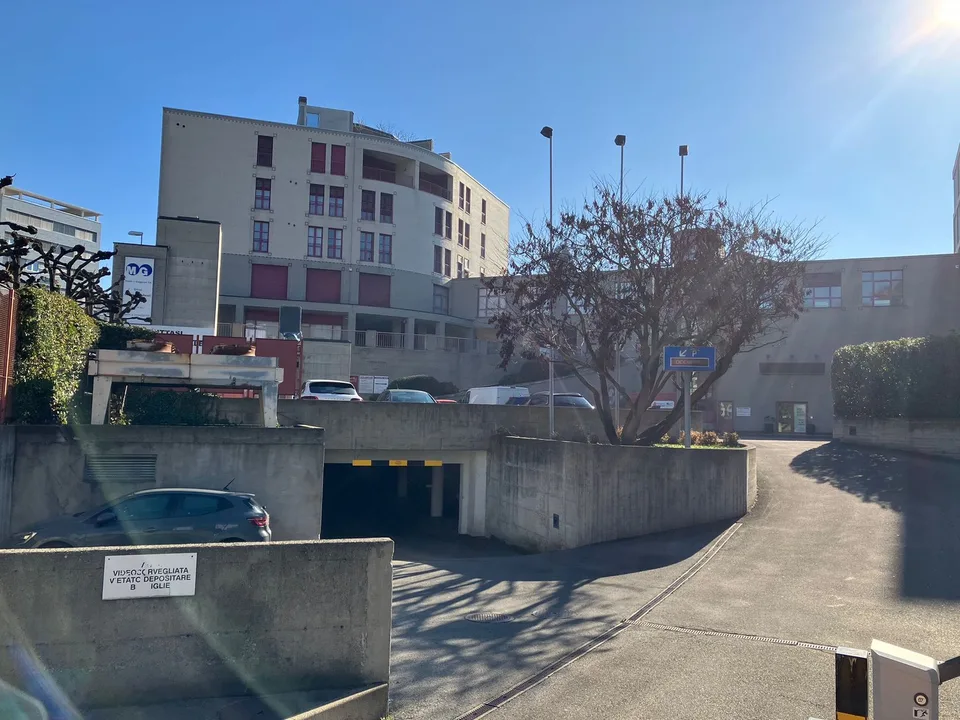 SPAZI COMMERCIALI AL CENTRO PRAELLA - MENDRISIO