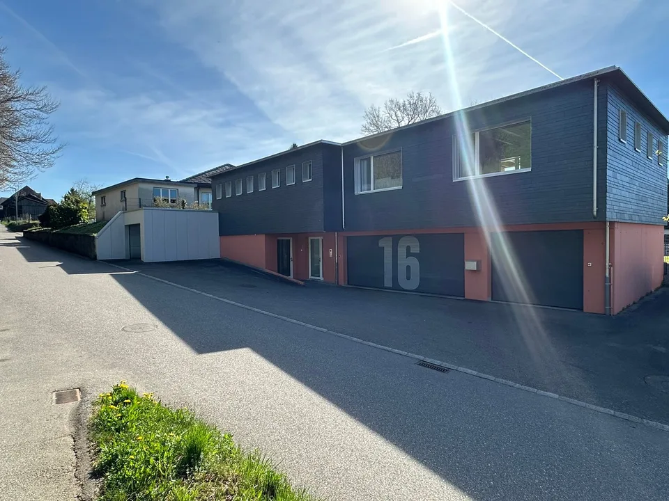 Paradis familial moderne dans un emplacement ensoleillé ; - Votre nouvelle maison à Huttwil