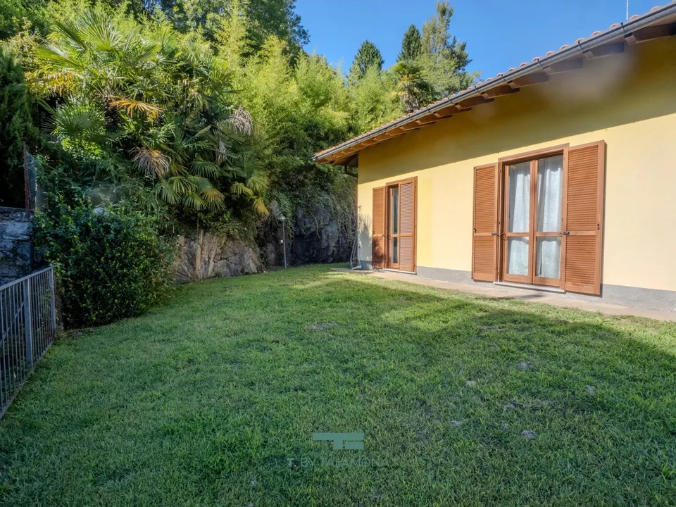 Wohnung mit Garten und Garage