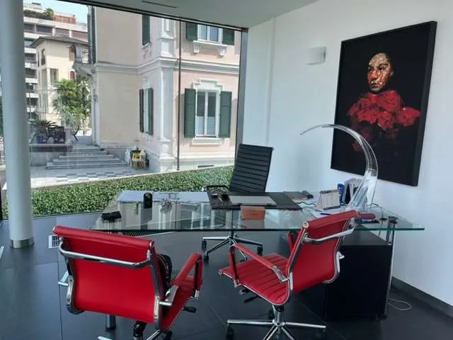 Moderno ufficio nel cuore di Paradiso