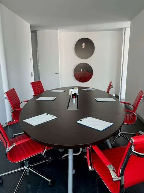 Modernes Büro im Herzen von Paradiso