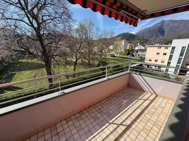 Zu verkaufen in Losone 2.5-Zimmerwohnung in ruthiger Lage