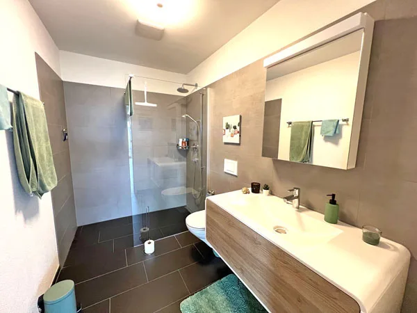 Moderne 4.5-Zimmer-Terrassenwohnung mit Panoramablick in Wauwil – Foto 11 von 13