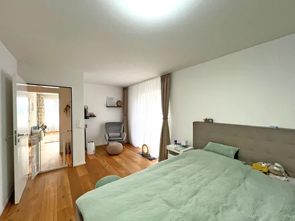 Moderne 4.5-Zimmer-Terrassenwohnung mit Panoramablick in Wauwil – Foto 9 von 13