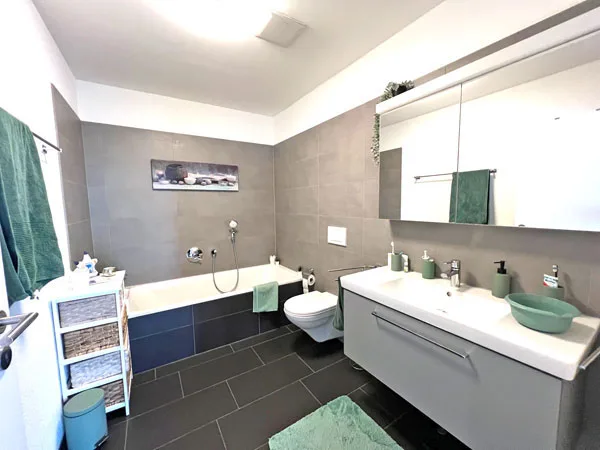 Moderne 4.5-Zimmer-Terrassenwohnung mit Panoramablick in Wauwil – Foto 10 von 13