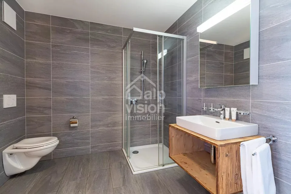 SPLENDIDES 5.5 ZIMMER DUPLEX SKI IN/SKI OUT ZENTRUM STATION – Foto 9 von 13