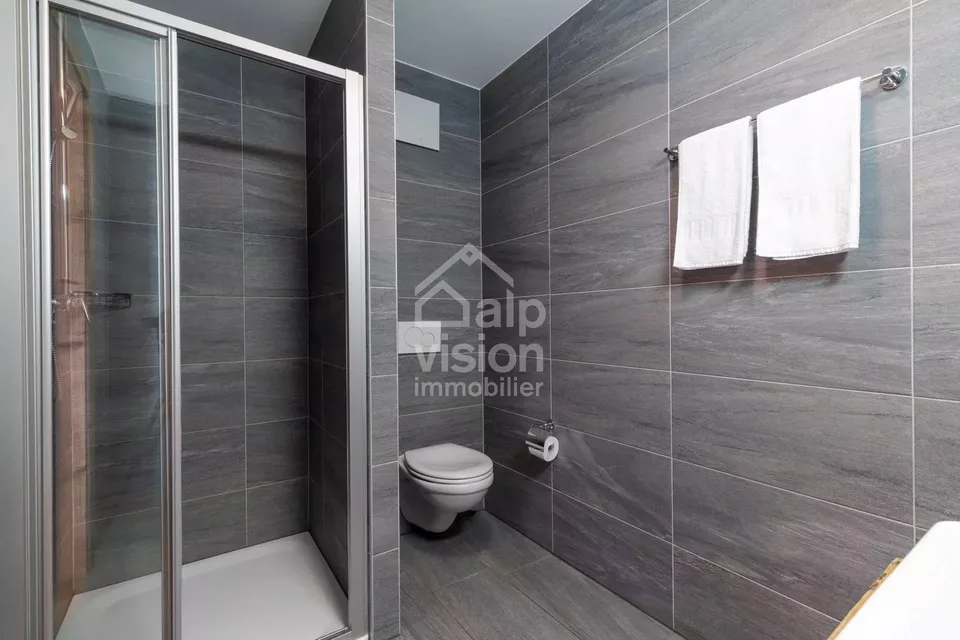 SPLENDIDES 5.5 ZIMMER DUPLEX SKI IN/SKI OUT ZENTRUM STATION – Foto 10 von 13