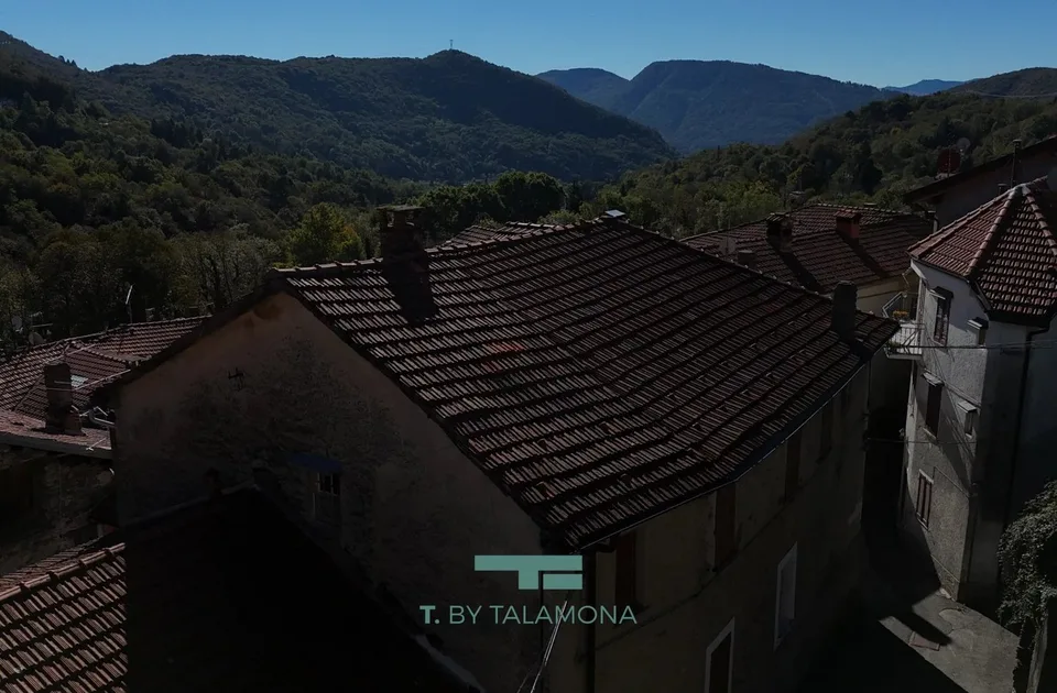 Grande casa da ristrutturare nel villaggio storico di Due Cossani – foto 9 di 11