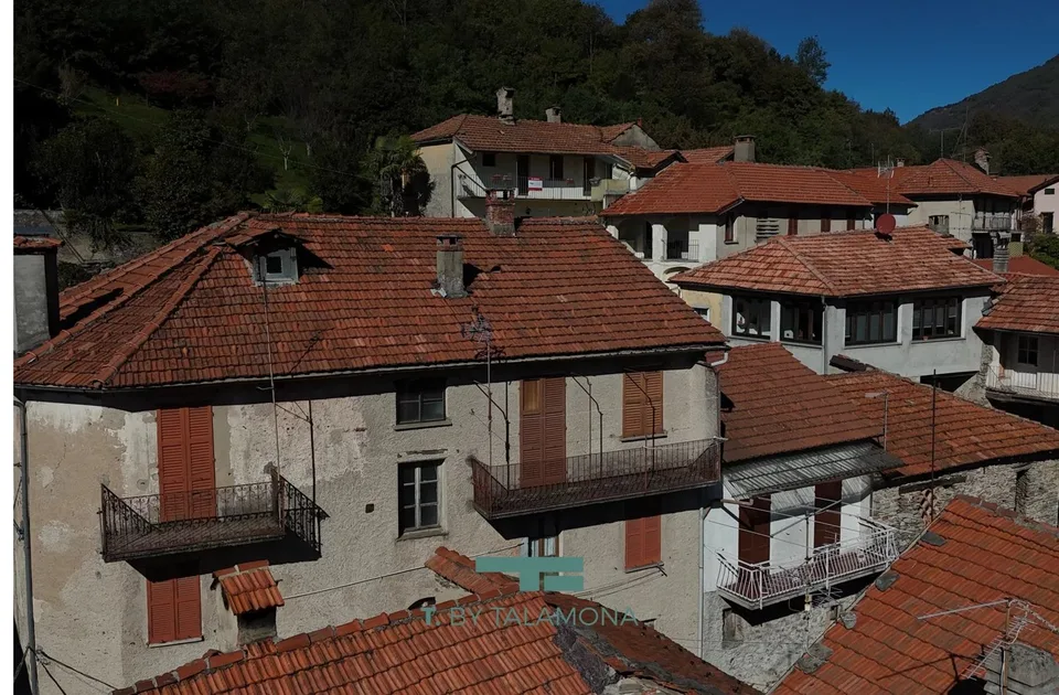 Grande casa da ristrutturare nel villaggio storico di Due Cossani – foto 6 di 11