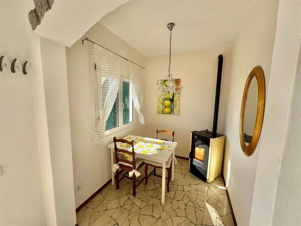Appartamento bilocale all'ultimo piano con ampia terrazza e vista mozz