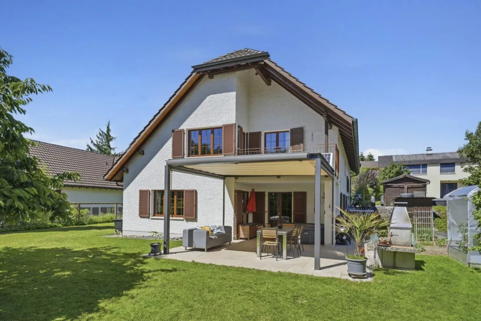 Freistehendes Familienhaus mit Charme, Privatsphäre und sonnigem  Gartenparadies