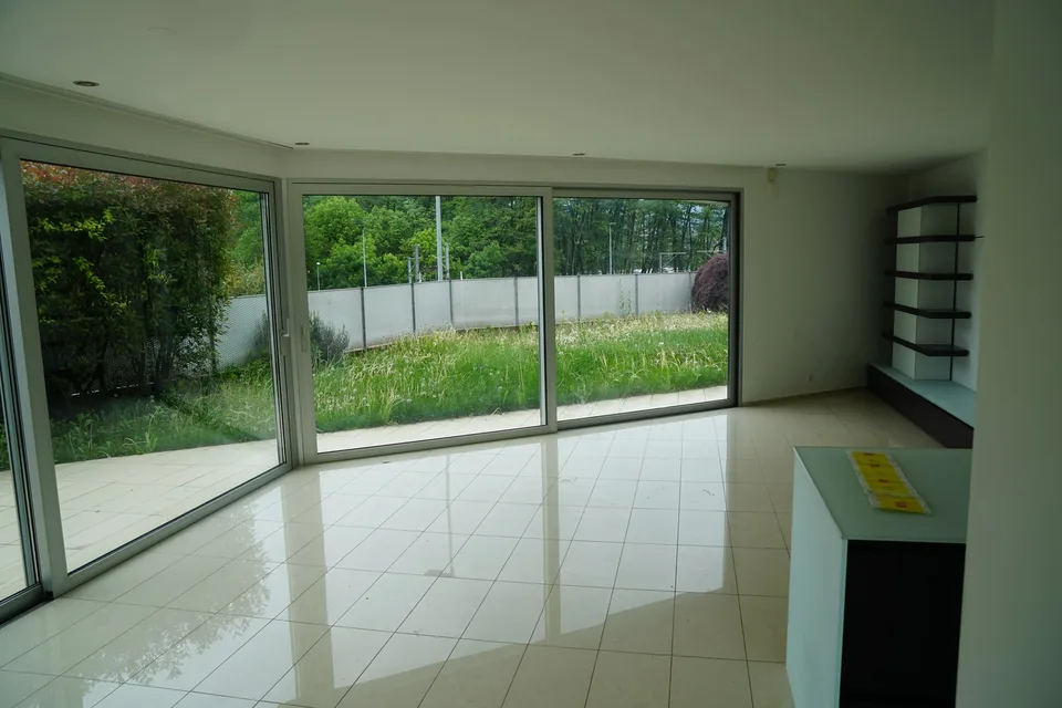 Villa unifamiliale élégante à Gentilino – 6 pièces avec vue et confort exclusifs