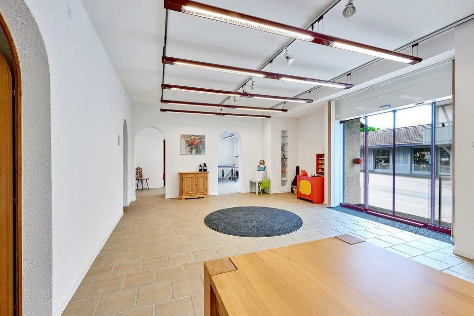 Ampia casa unifamiliare nel centro del villaggio di Niederscherli – foto 20 di 24