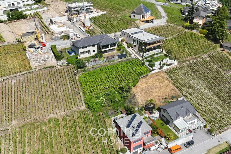 Parcello edificabile soleggiato a Leuk con vista meravigliosa - completamente attrezzato