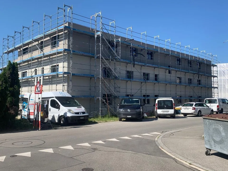 4.5 Z.-Wohnung OG, 125m2 Netto Wohnfläche, 23.5m2 gedeckter Sitzplatz