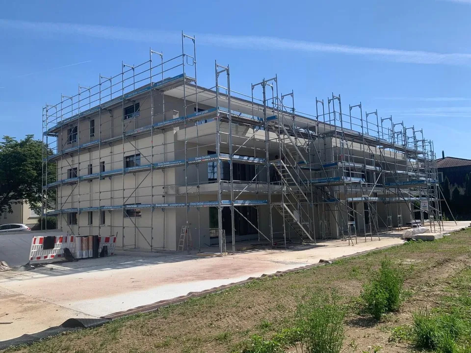4.5 Z.-Wohnung OG, 125m2 Netto Wohnfläche, 23.5m2 gedeckter Sitzplatz