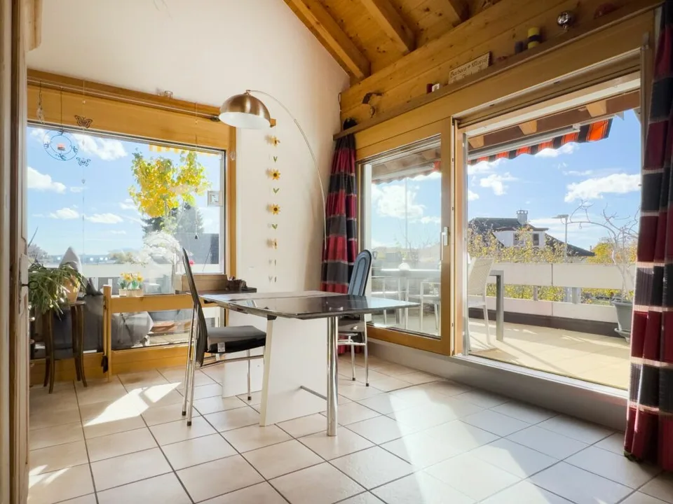 Appartamento a galleria di 5.5 locali con balcone soleggiato e bella vista
