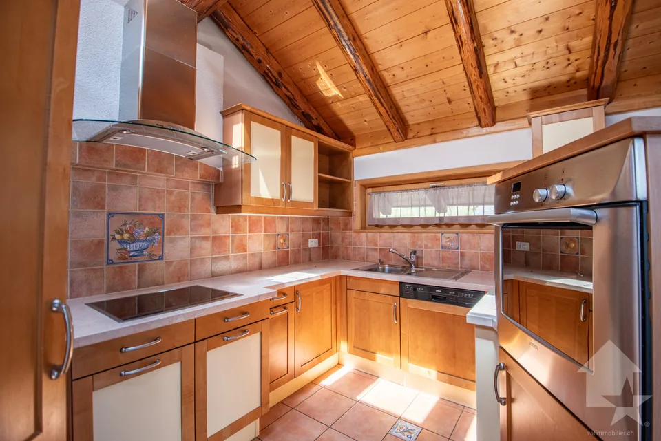 Chalet alpino con studio indipendente e vista panoramica
