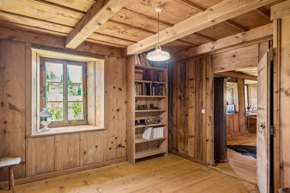 8.5 Zimmer Bauernhaus in Sonvilier – Foto 11 von 13