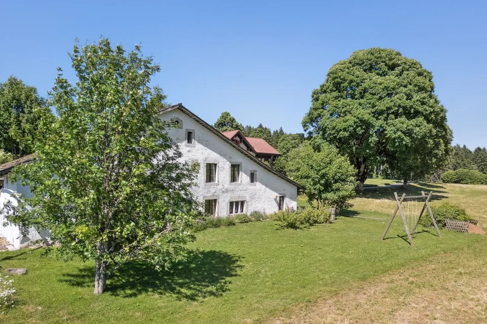 8.5 Zimmer Bauernhaus in Sonvilier – Foto 8 von 13