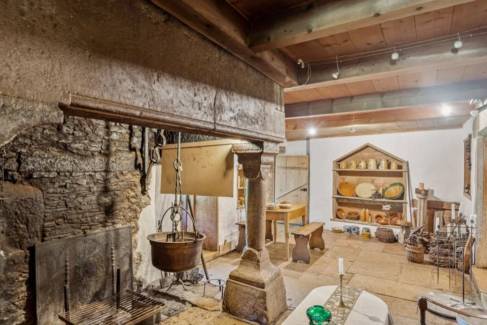 8.5 Zimmer Bauernhaus in Sonvilier – Foto 12 von 13
