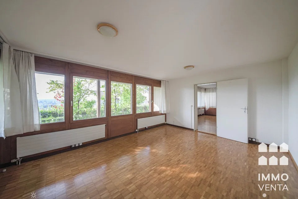 Gestaltungsfreie Haushälfte mit Dachterrasse über Biel