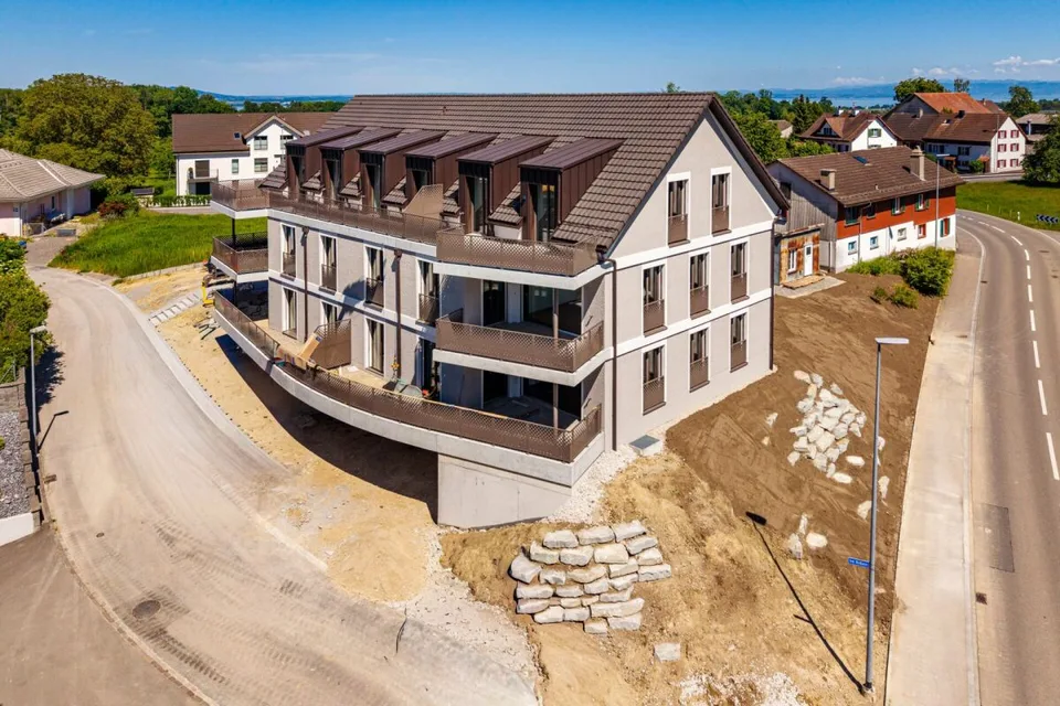 Neubaukomfort in idyllischer Umgebung - Wohnen, wo Moderne und ländliche Ruhe zusammenfinden – Foto 9 von 10