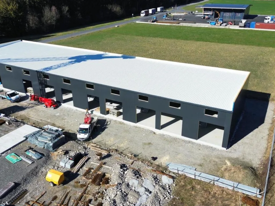 Aigle - Box en duplex pour bureaux ou atelier - Sur plans