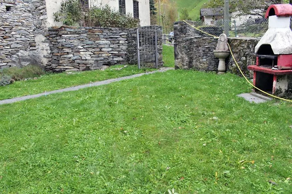 4 ½ -Zi.-Haus und Rustico zum Ausbauen sehr sonnig und ruhig – Foto 18 von 19