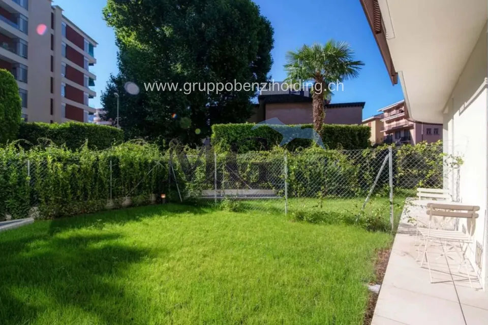 Wohnung mit Möbeln, neu gebaut, mit eigenem Garten