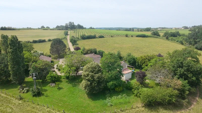 Maison en pierres 210 m² avec dépendances SAINTE COLOMBE DE DURAS