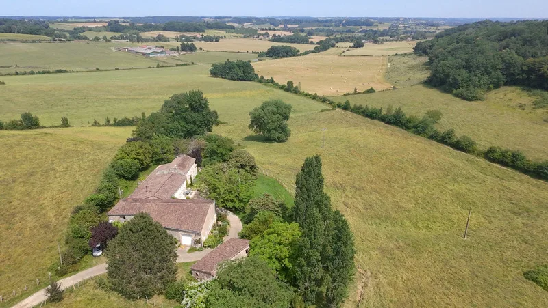 Maison en pierres 210 m² avec dépendances SAINTE COLOMBE DE DURAS