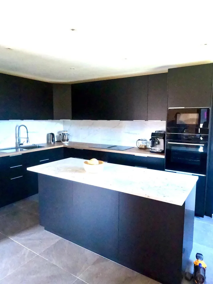 Bella casa indipendente con 2 appartamenti in vendita a Corbeyrier