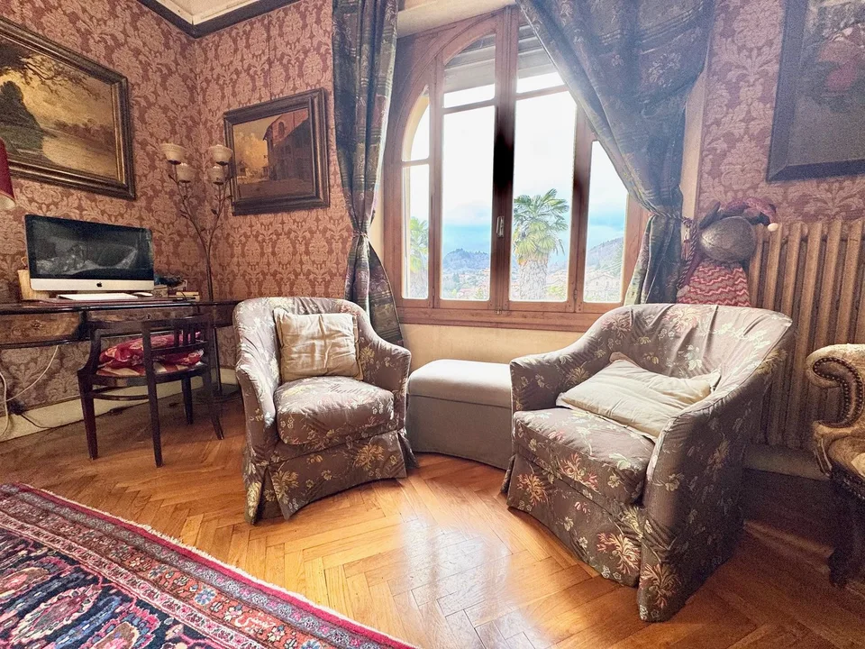 Große Villa mit schönem Garten, in sonniger Süd-Lage – Foto 6 von 24