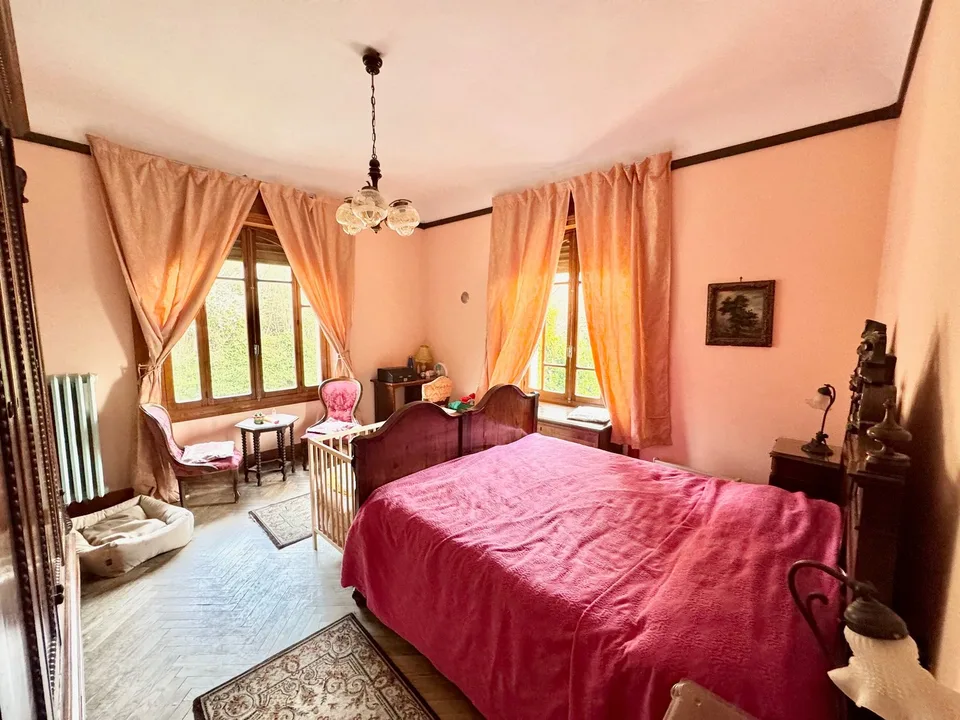 Große Villa mit schönem Garten, in sonniger Süd-Lage – Foto 20 von 24