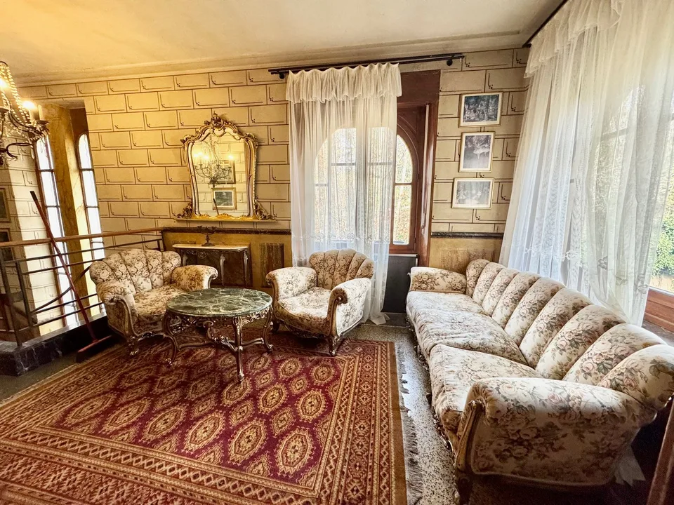Große Villa mit schönem Garten, in sonniger Süd-Lage – Foto 16 von 24